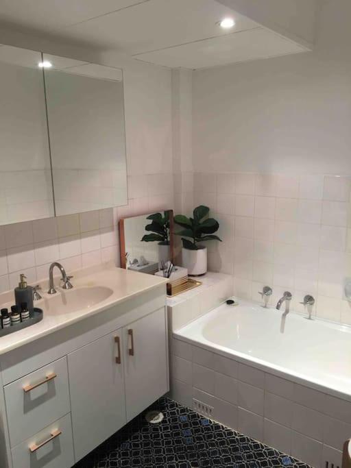 Апартаменти Harbourside Style, 2 Bed, A/C, Pool -Elizabeth Bay Сідней Екстер'єр фото